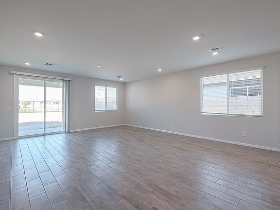 5th image of 24580 W Hopi St