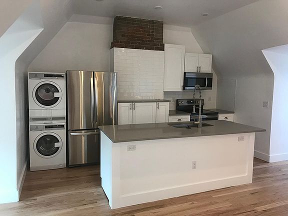 4th image of 849 N Washington St APT 300