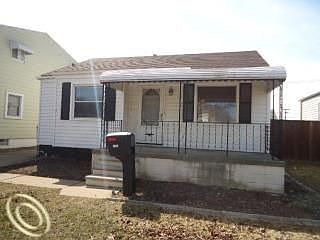 4th image of 1865 Stewart Ave