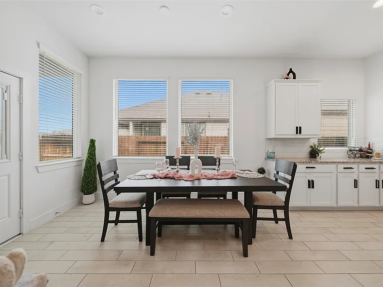 4512 Bartagrass Dr — Photo 6