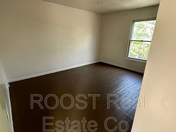 4th image of 24 Lucerne Ave