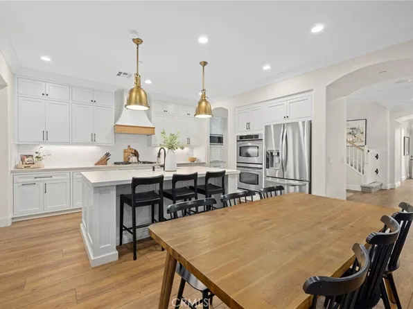 18 Bower Ln, Mission Viejo, CA 92694