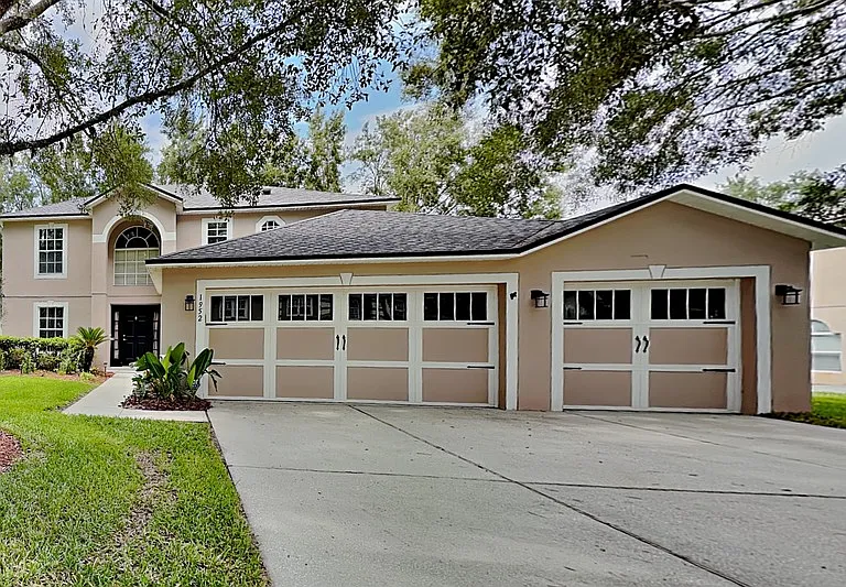 1952 Alambra Cir — Photo 1