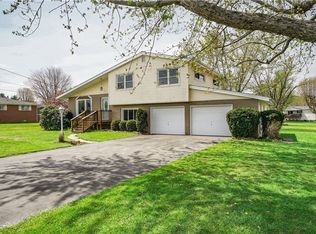 790 Wilhelm Rd, Hermitage, PA 16148