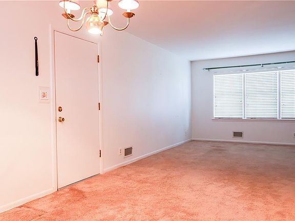 5th image of 15113 E 42nd Ter S