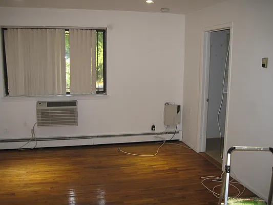 Rented by 18 REALTY | media 35