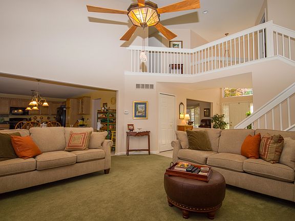 5th image of 1026 Pheasant Run West Dr