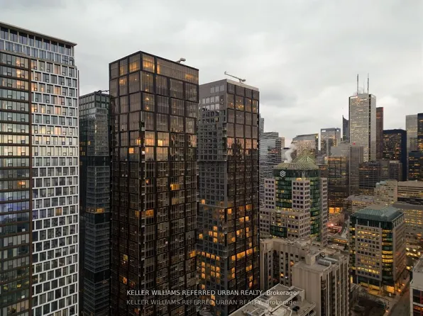 15 Mercer St #2607, Toronto, ON M5V 0T8