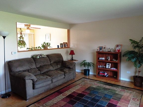 4th image of 10606 S Terry Dr