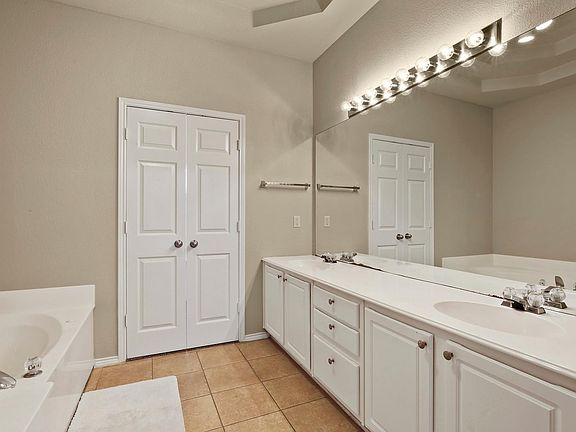 2nd image of 11262 Fountainbridge Dr