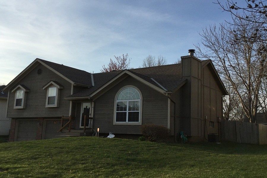 2nd image of 1029 SW Hillcrest Dr