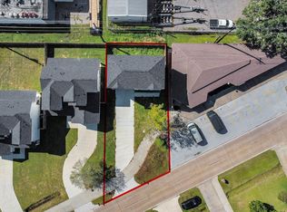 216 San Jacinto St, La Porte, TX 77571