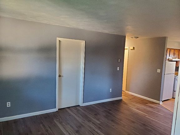 5th image of 126 Lake St #128