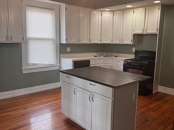 2nd image of 2019 Murray Ave #3