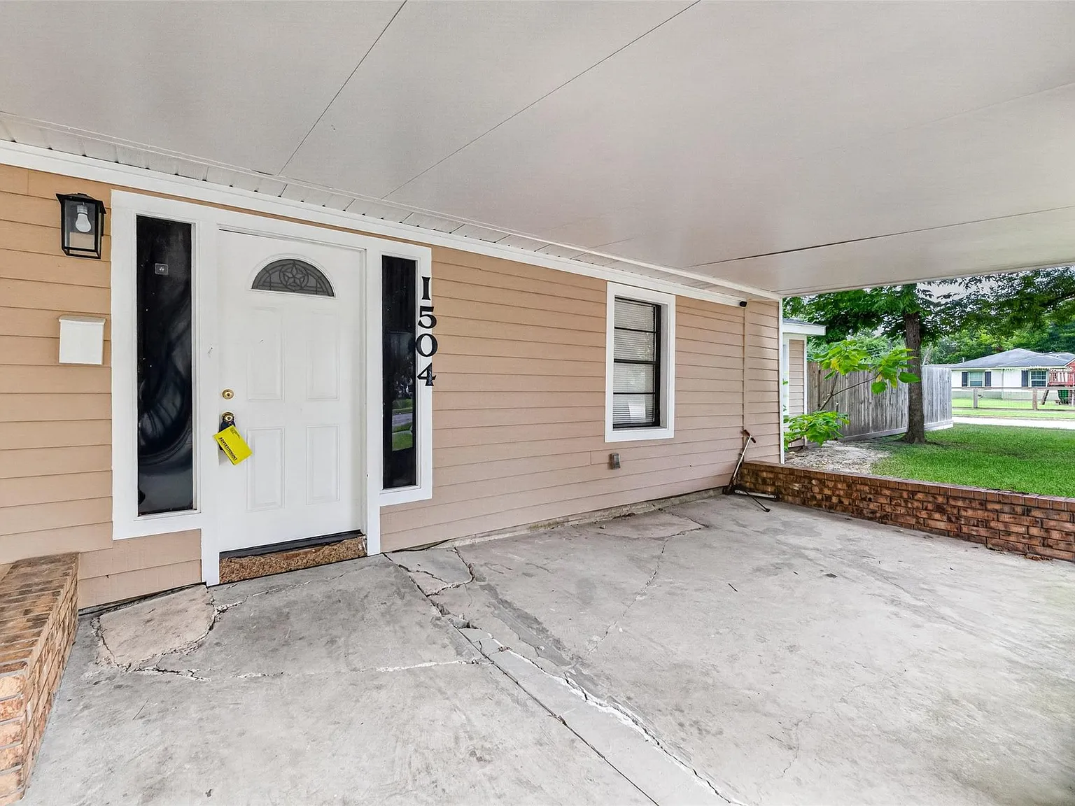 3 bed, 2.0 bath, 1786 sqft, $1,900 — Photo 2