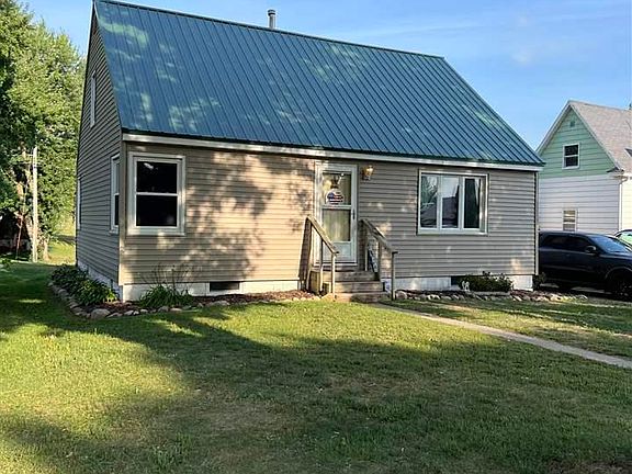2nd image of 211 S 1st St