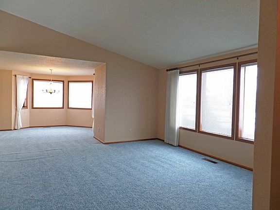 3rd image of 2244 Granite Dr
