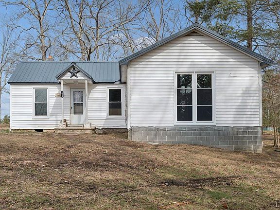 2nd image of 1068 Throckmorton Trl
