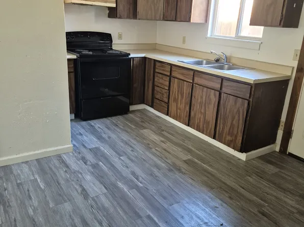 377 C St, Crescent City, CA 95531