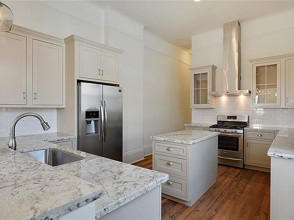 4th image of 2755 Saint Ann St #57