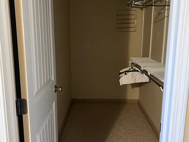 292 Oak Meadow Dr — Photo 2
