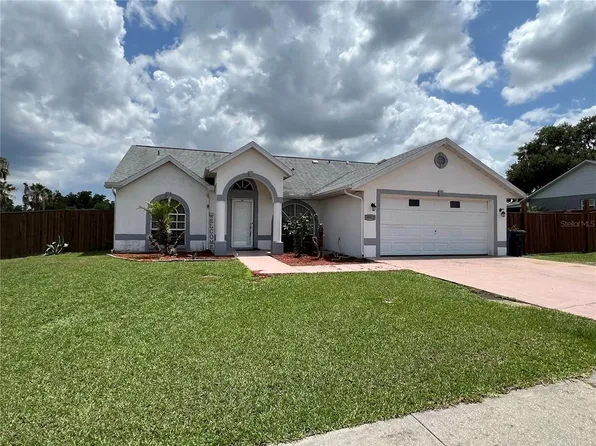 38912 Carr Dr, Zephyrhills, FL 33540