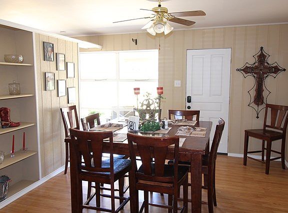 5th image of 3208 Blossom Ln
