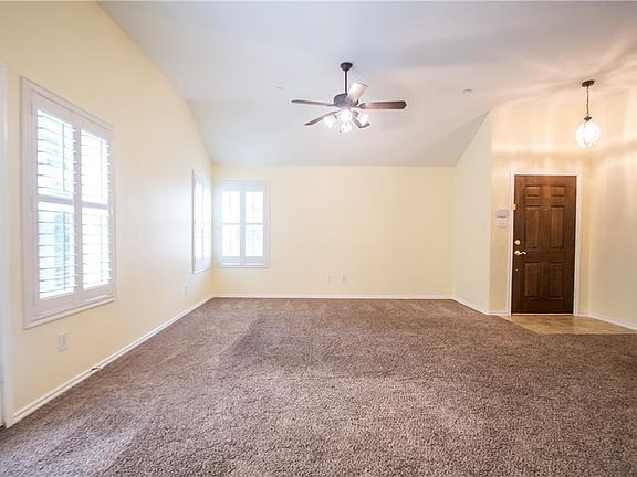 4th image of 10203 Darkwood Dr