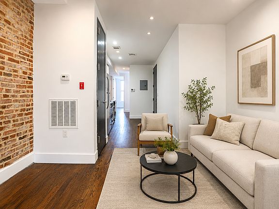 3rd image of 557 Kosciuszko St #2M