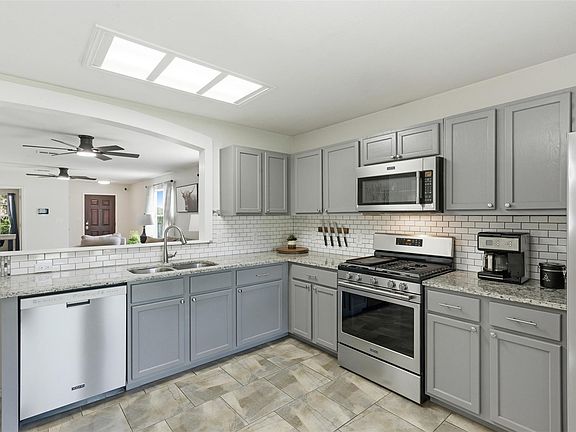 4th image of 459 Jim Miller Dr