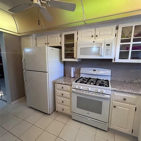 150 El Dorado #208 — Photo 17
