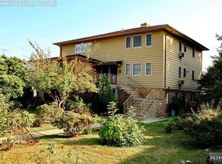 292 Degraw Ave, Teaneck, NJ 07666
