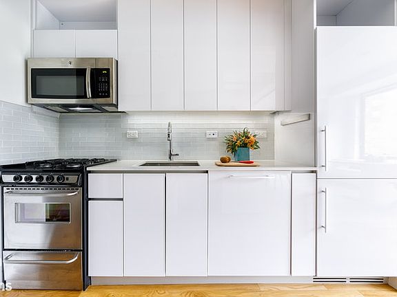 3rd image of 51 E 131st St #4E