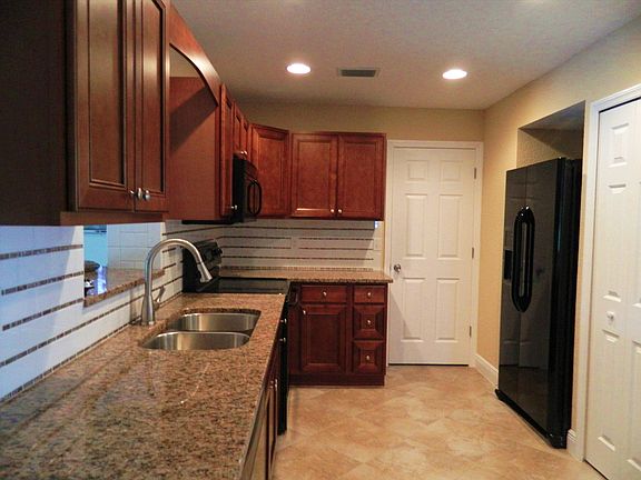 5th image of 474 SW Lakehurst Drive