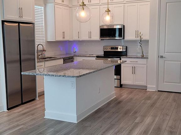 5th image of 11318 Barrier Beach Pl