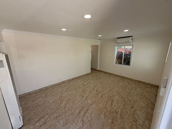 5th image of 9105 Margaret St