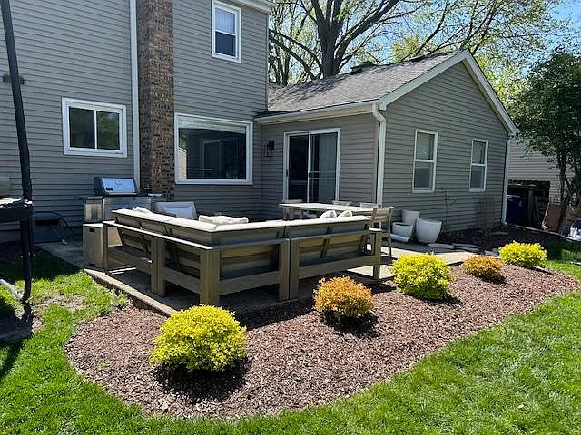 1213 Brook Ln — Photo 3