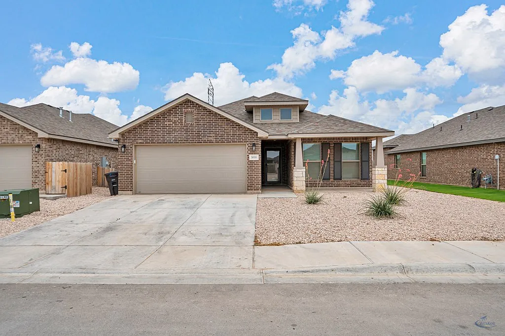 3 bed, 2.0 bath, 1845 sqft, $2,850 — Photo 4