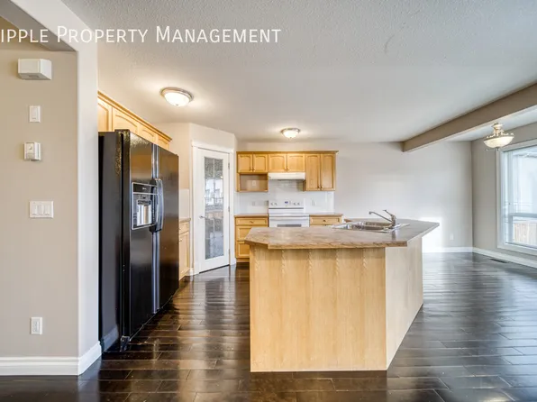 413 Bayside Pl SW, Airdrie, AB T4B 2X5