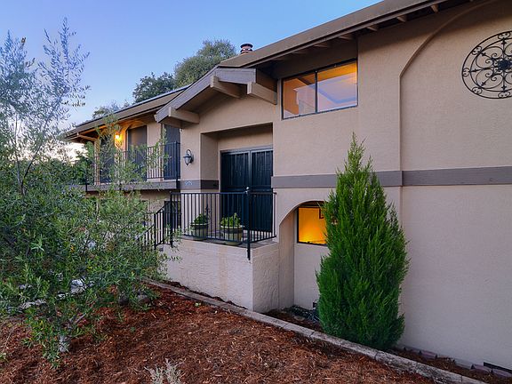 3rd image of 9109 Winding Oak Dr