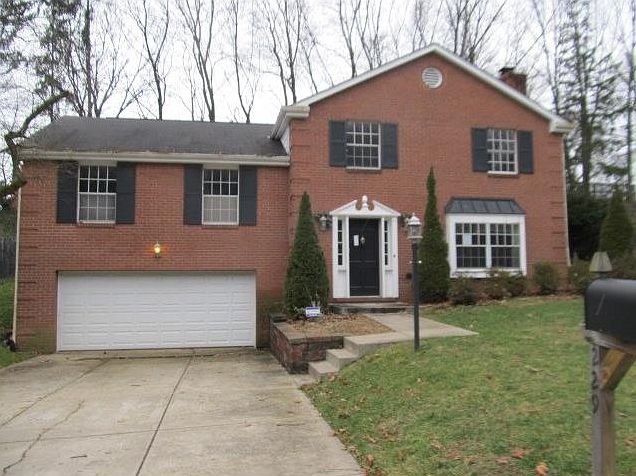1st image of 229 Thornberry Dr