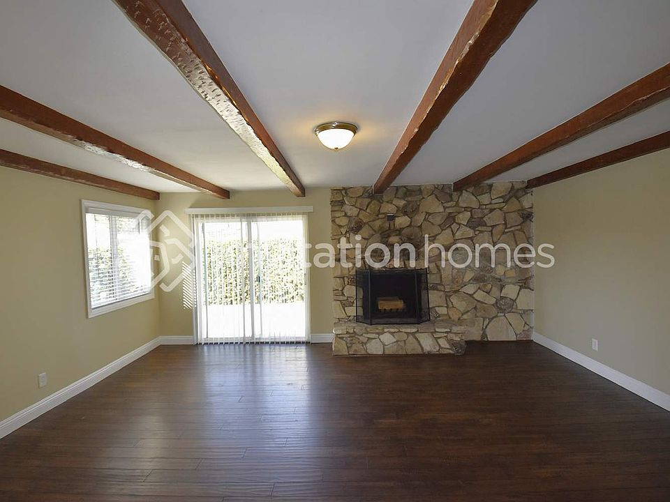 1st image of 1221 E Roosevelt Rd