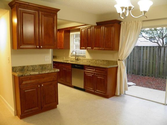 4th image of 5021 SW 121 Terrace #5021