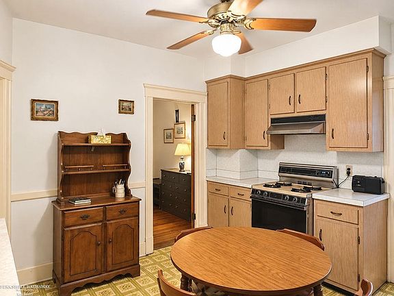 4th image of 9421 Brombach St