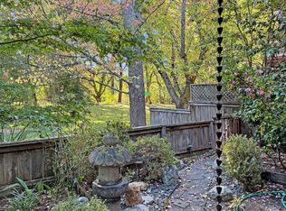 18482 Happy Ln, Sonoma, CA 95476