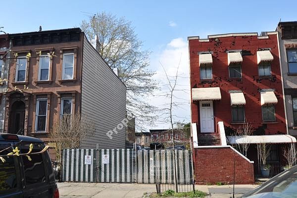 2nd image of Bainbridge St