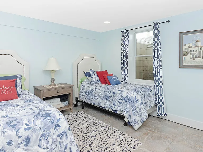 2700 Sound Dr — Photo 21