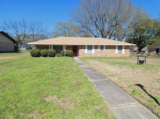 415 Hickory St, Mount Pleasant, TX 75455