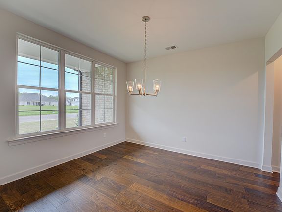 3rd image of 405 Marrietta Dr
