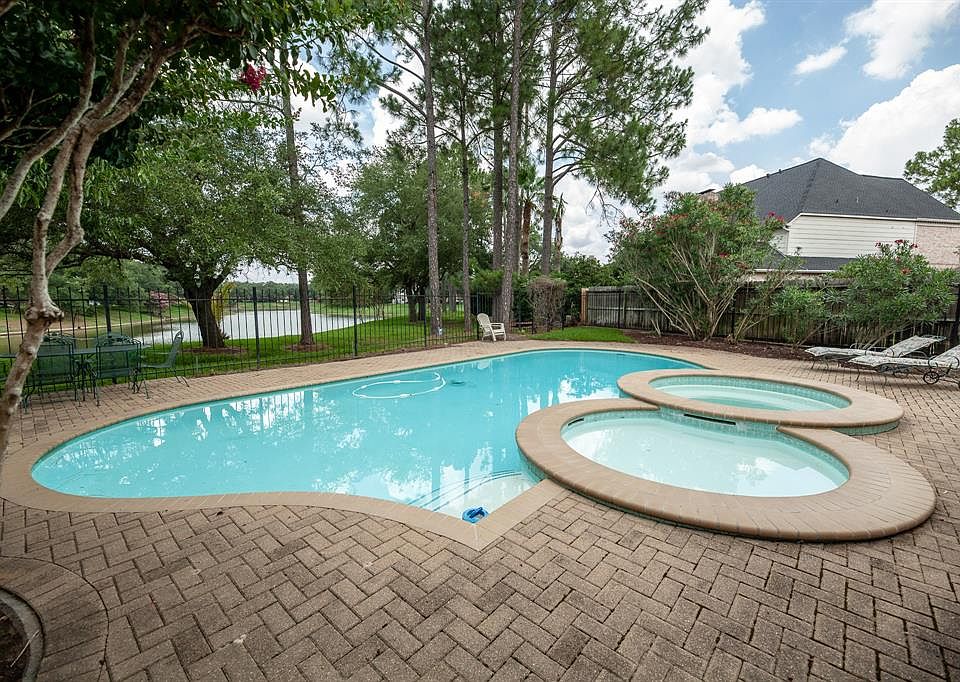 1st image of 13318 Tropicana Dr